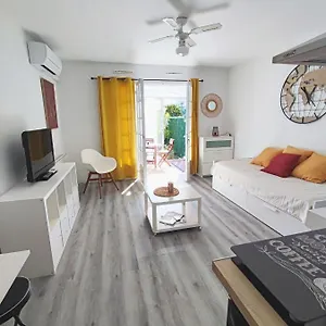 https://spacieux-studio-avec-jardin.fr-provencehotel.com
