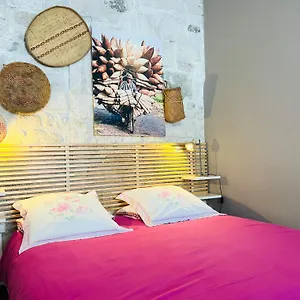 Souleiado St Remy Centre Confort Apartment Saint-Remy-de-Provence