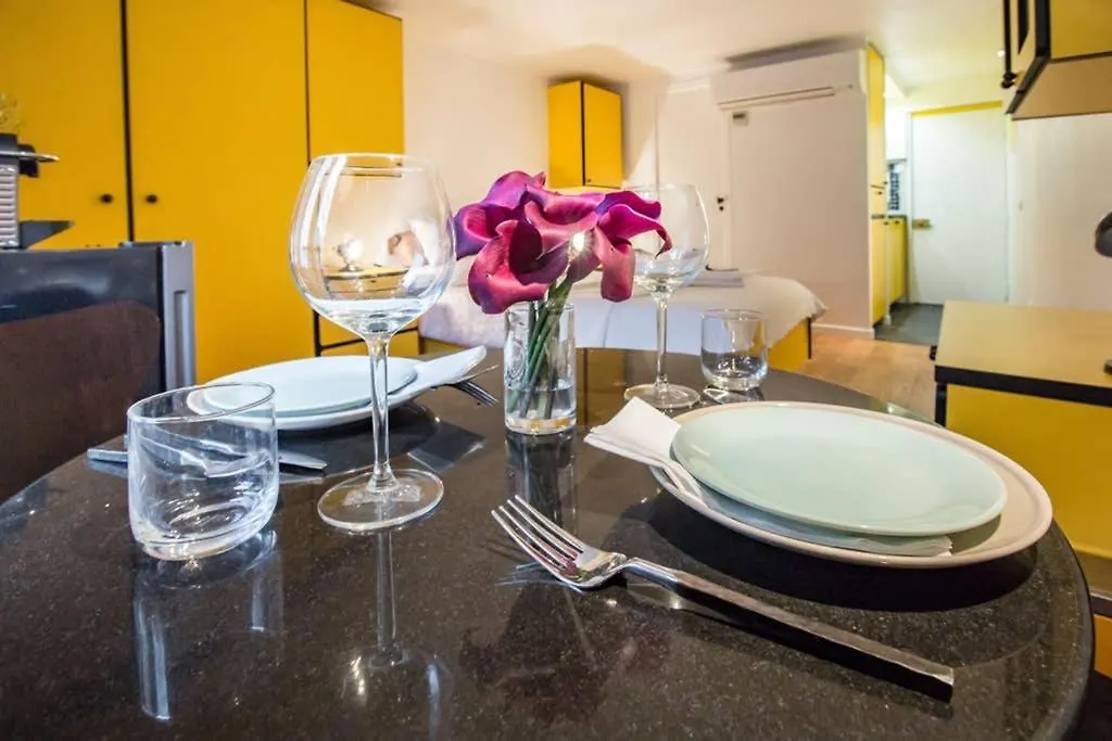 Charming Le Marais Retro Appartement Parijs