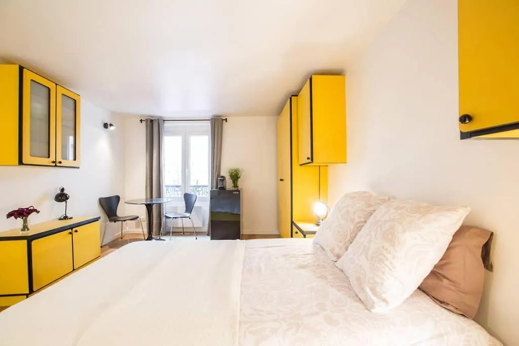 Charming Le Marais Retro Appartement Parijs