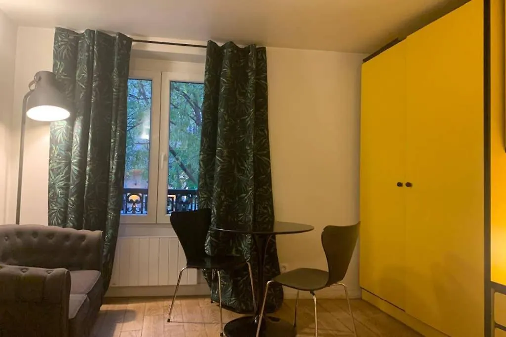 Charming Le Marais Retro Appartement Parijs